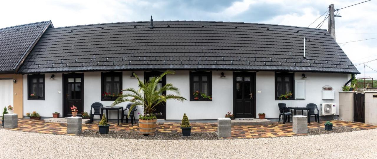 Hauptman Apartman Nagyatád エクステリア 写真